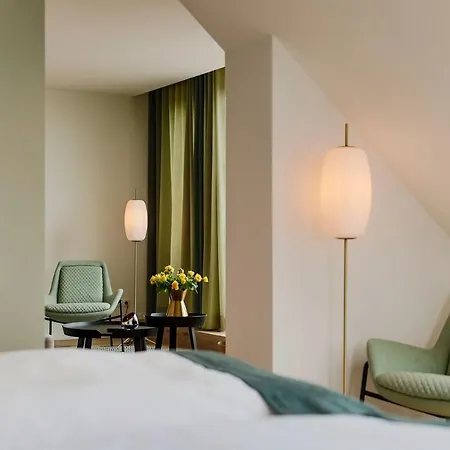 Astra Maris بوسم