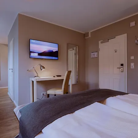 فندق Astra Maris 4*