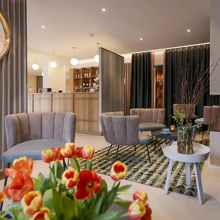 Astra Maris 4* بوسم