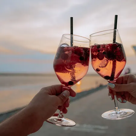 Astra Maris 4* بوسم