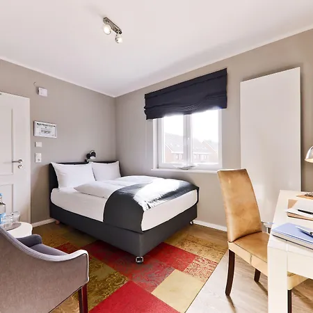 Astra Maris بوسم