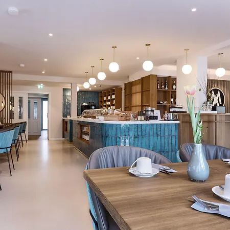 Astra Maris فندق